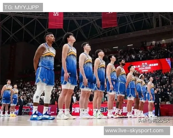 2015年CBA精彩对决上海队与辽宁队巅峰对决回顾 2015年CBA精彩对决上海队与辽宁队巅峰对决回顾