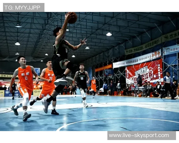 四川蓝鲸迎战福建球队期待精彩对决展现篮球魅力与团队精神